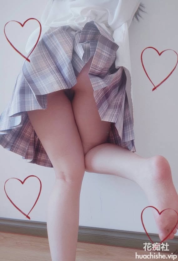 巨乳萝莉coser【软莹酱lying155】预览图01