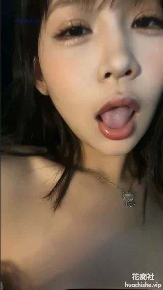 超清纯美女极致反差裸聊特写，红绿灯寸止帮撸预览图05