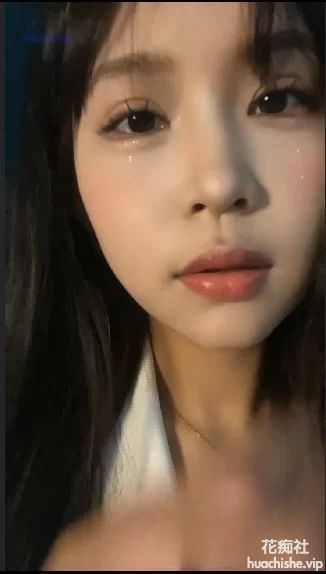 超清纯美女极致反差裸聊特写，红绿灯寸止帮撸预览图04