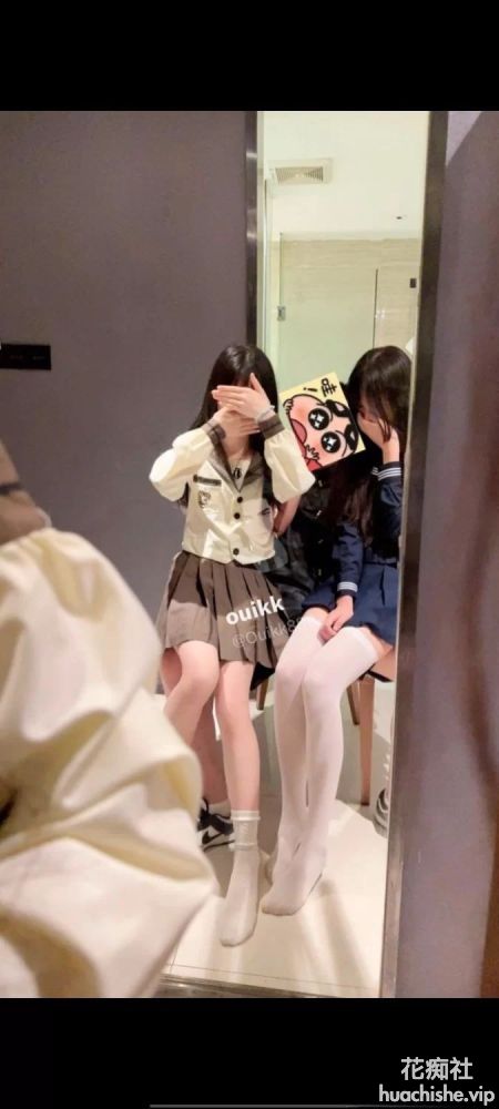 内射两个极品萝莉，女主看起来又嫩又紧预览图03
