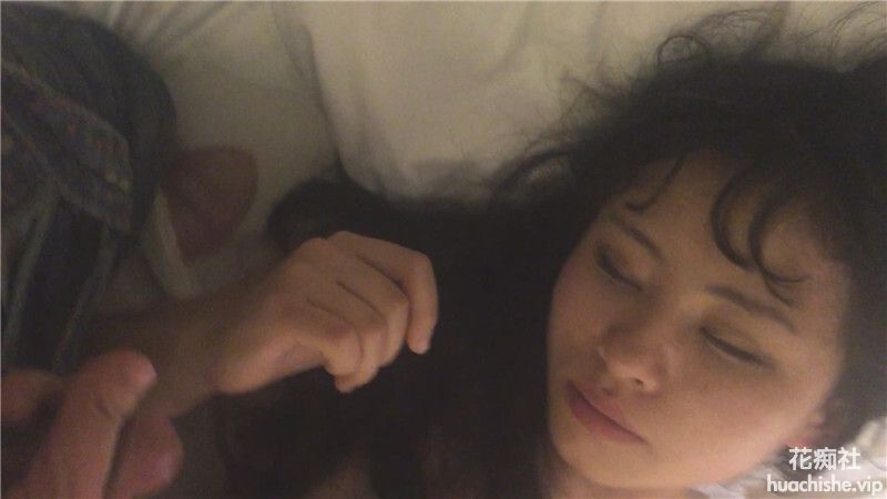 中年领导酒店潜规则美女下属❤️换上黑丝各种姿势啪啪预览图09