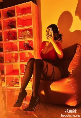2025年新流 微博网红 巨乳肥臀BBW御姐【迷人的CUi】VIP福利 人间尤物 道具自慰预览图03