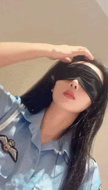 绿茶主播 提莫的/原昵称甜桃11 福利视频预览图01