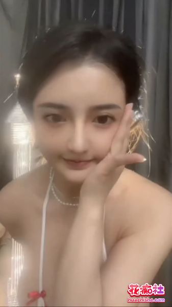 虎牙极品巨乳美女【古阿扎】魅魔女仆 摇晃的巨乳预览图05