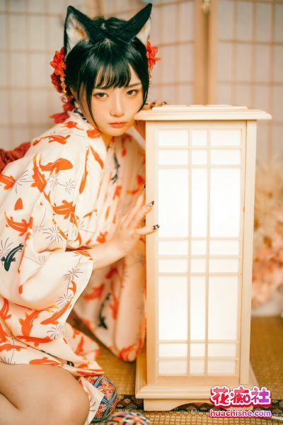 童颜巨乳 落落Raku 福利写真+视频预览图02