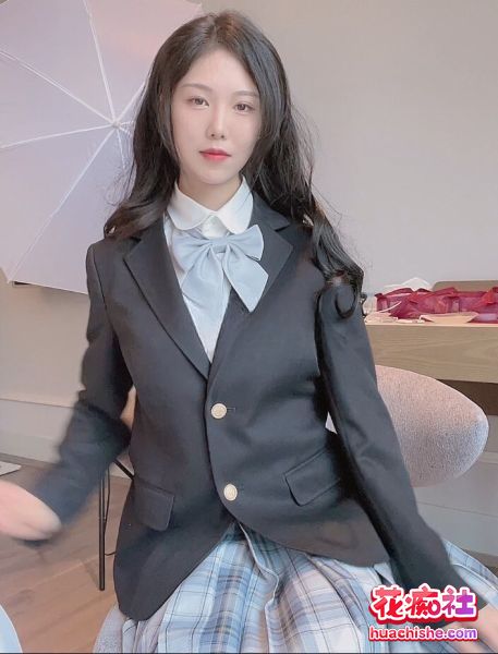 火爆高颜值网红美女抖娘-利世 定制私拍 20套写真 11.8G [单体合集预览图07