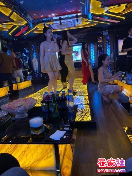 大开眼界 淫乱KTV系列预览图05