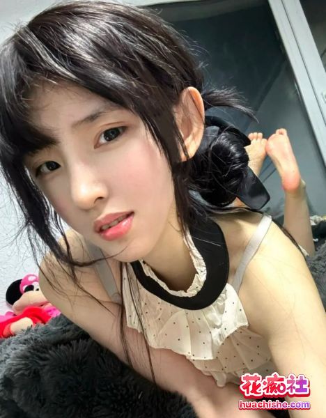抖音极品高颜值学生妹 张人o 无水隐私流出预览图03