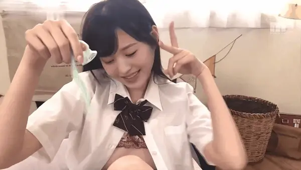 AI张元英-换脸颜值JK嫩妹激战爱爱破解版预览图06