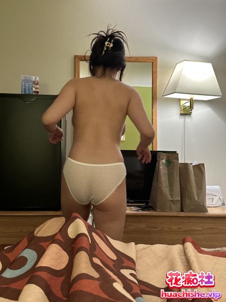 云盘高质露脸泄密 天然巨乳真实做爱自拍预览图01