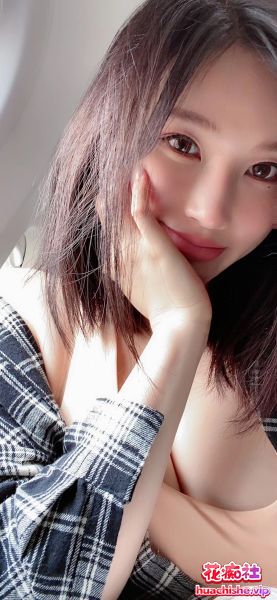 巨乳蜜桃臀 童小芯 直播+微密圈+早期视图合集预览图03