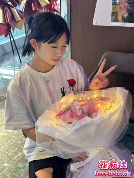 泄密流出❤️网络招聘模特套路05年高校美女预览图03