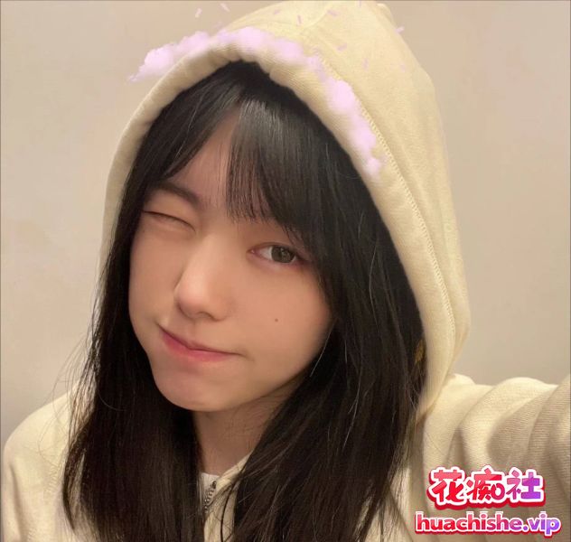 泄密流出❤️南京女大李俪与小男友自拍预览图05
