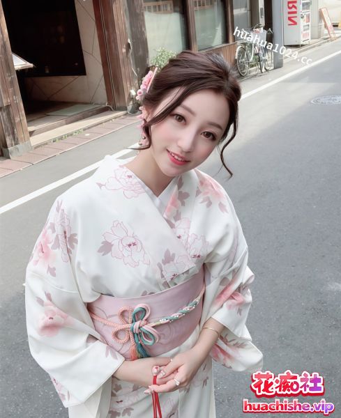 原档泄密 某经贸学院lixueya高冷女神 美艳御姐预览图04