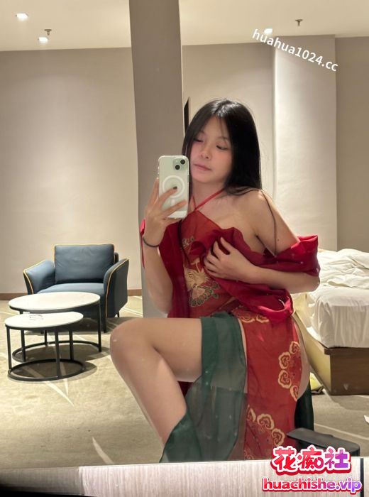 【极品泄密】两位极品女大原档泄密预览图03