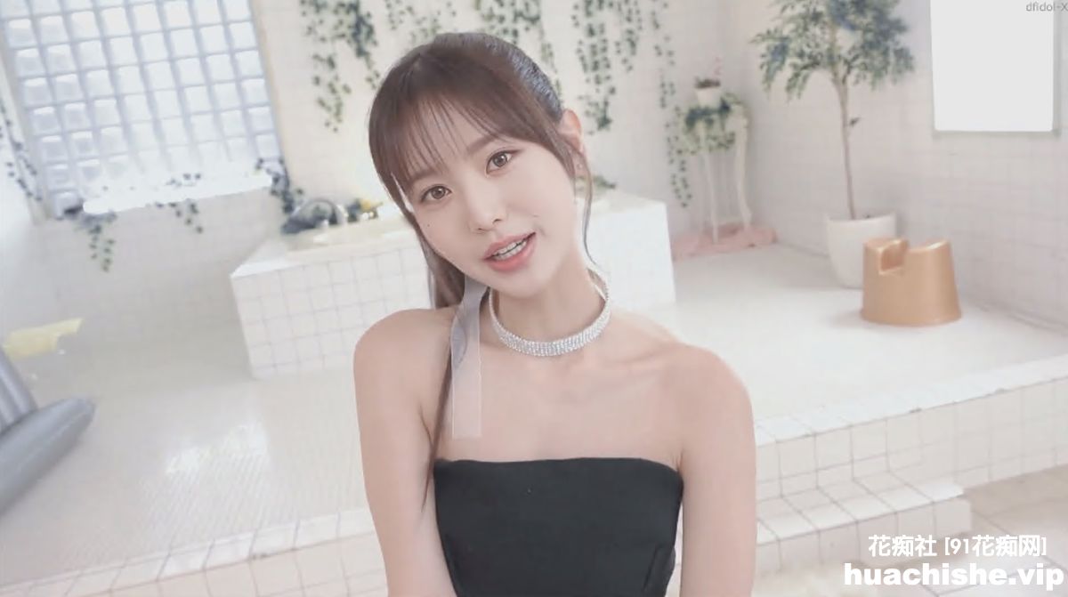 AI换脸张元英 3部视频预览图03