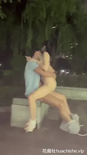TonyJ和贝贝 清纯女神各种场所极限露出预览图16