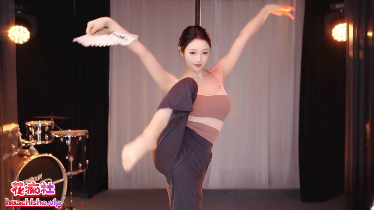 虎牙舞蹈女神【坏空空】25年8月9月热舞预览图06