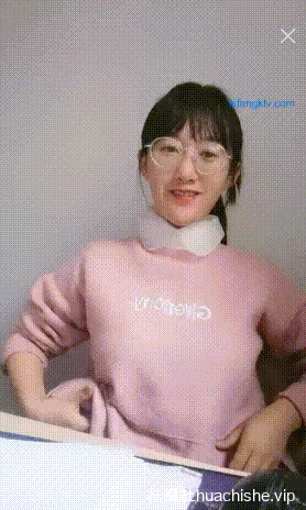 色色的老湿 办公室自慰直播预览图02