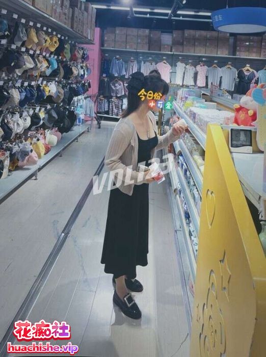 极品人妻 91VDL123 露脸小少妇跟前男友孕期自拍预览图08