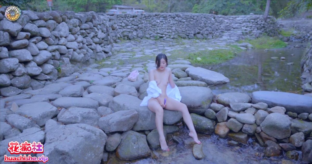 宜家门女主角Fullfive 各种场景户外露出自慰合集预览图06