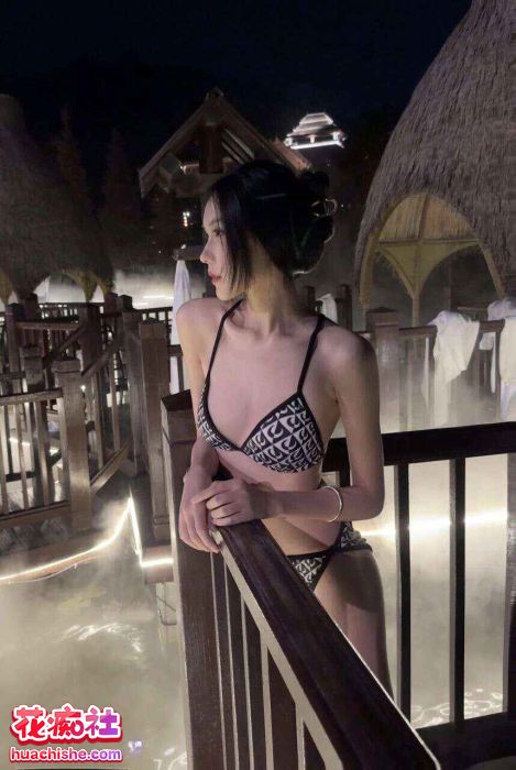 胆胆 露脸私拍自舔福利合集预览图10