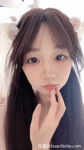05洛丽塔 全裸骚舞抠穴自慰直播预览图14