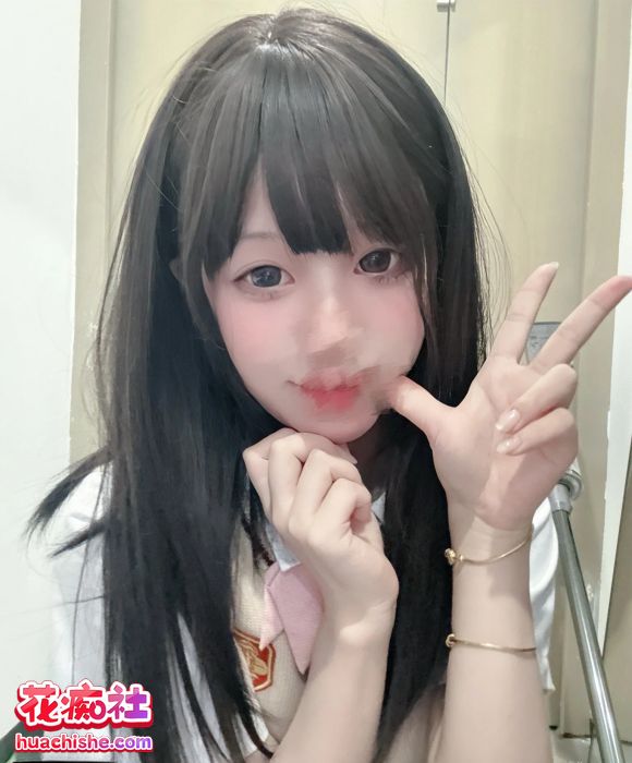 小鱼罐头/香蕉不呐呐 露脸视频预览图02