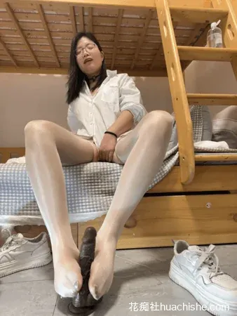 SP站眼镜骚妇Nlen_baby 自慰喷水预览图03