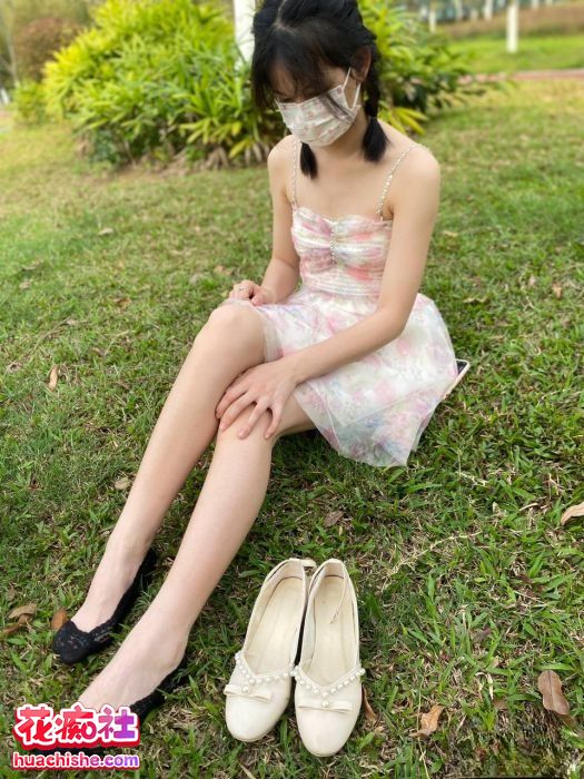 专玩学生妹PUA恋足大神FeetSilk 足交预览图05