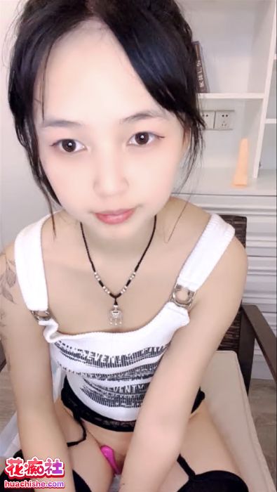 新人萌妹 小土豆 性感丝袜美腿自慰预览图07