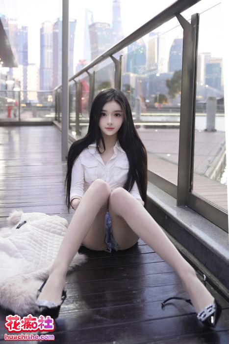 龙雪儿 内部私购原版无水印写真4套预览图01