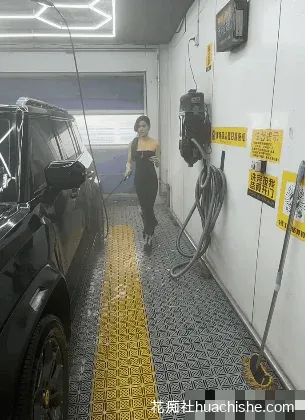 AAi-0329 户外露出车内自慰喷水预览图02