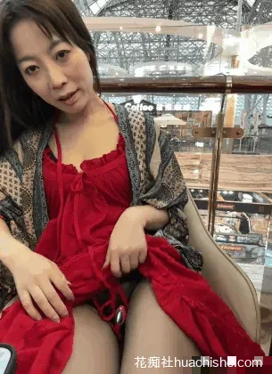 极品熟女yourkeer 各种户外露出预览图07