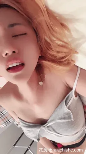 小鹿大秀/鹿思/鹿菲 裸体自慰开票预览图18