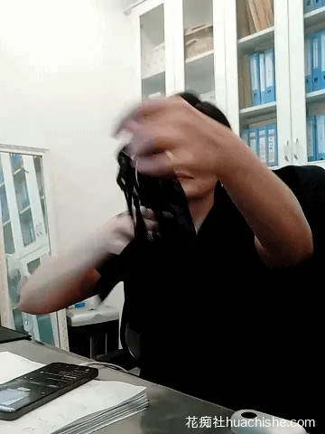女领导ialnuyoa_h 在办公室边工作边自慰喷水预览图05