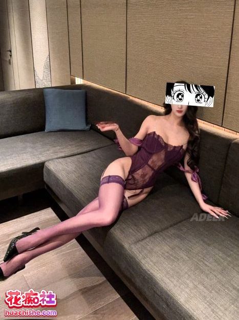 极品人妻GivenchyAdeer 与闺蜜共事一夫性爱记录 22v200p7G