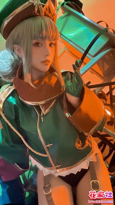 星之迟迟 丰乳肥臀298套写真预览图06